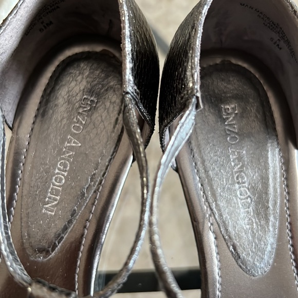 ENZO ANGIOLINI Women’s Metallic gray Snakeskin Sandals size 5.5 - Picture 16 of 17